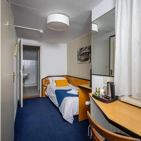 1711 Hotell