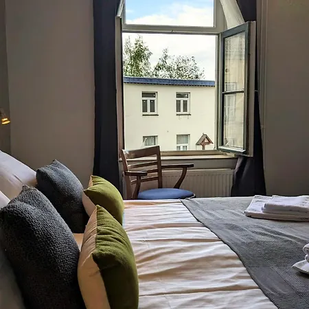 1711 Hotell 3*