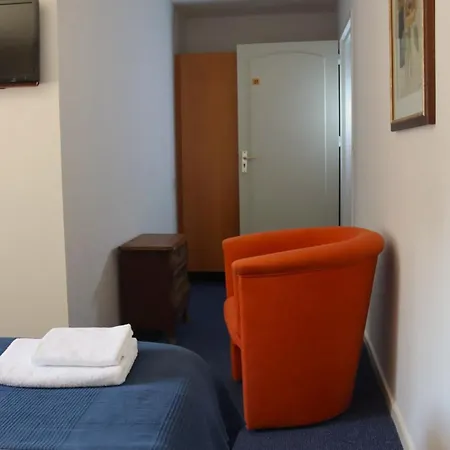 Hotel 1711 3*