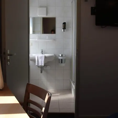 1711 Hotel